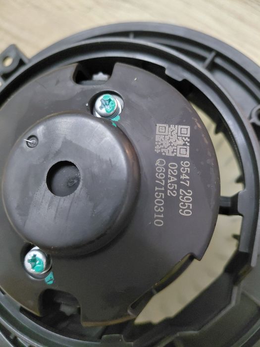 Продам вентилятор печки от кобалта