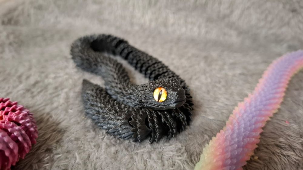 3D-игрушки драконы и змейки