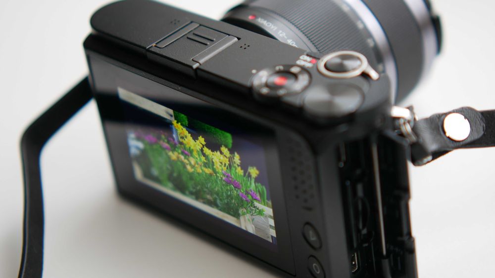 20MP, 4K/30fps YI M1 Mirrorless Camera, 12-40mm f/3.5-5.6 М4/3 обектив