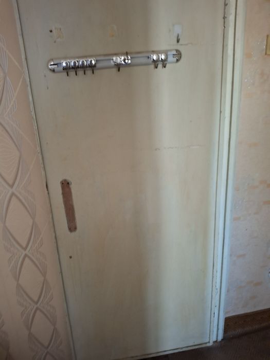 Бесплатно отдам двери