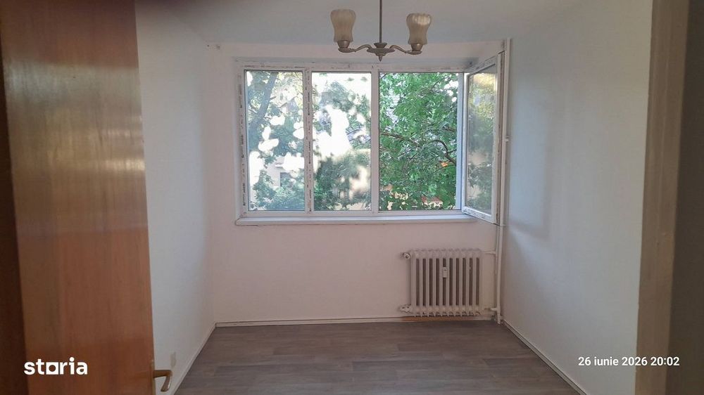 3 camere 2 balcoane, 3 min metrou Gorjului. 112500 euro
