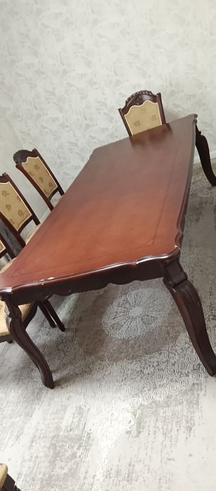 Срочно продам стол и 10стульев