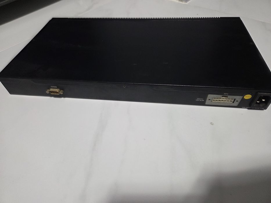 Коммутатор Edge-core ES3526YA.