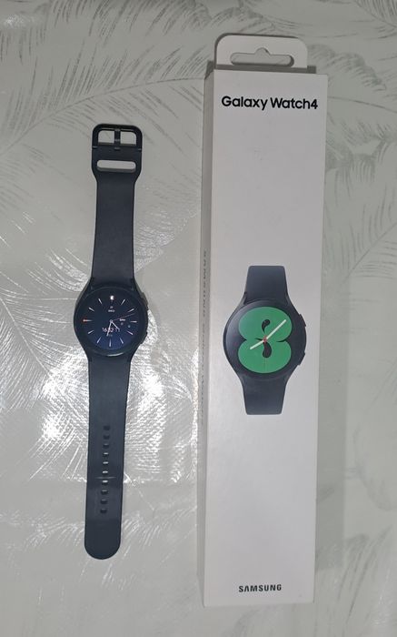SAMSUNG Galaxy Watch4