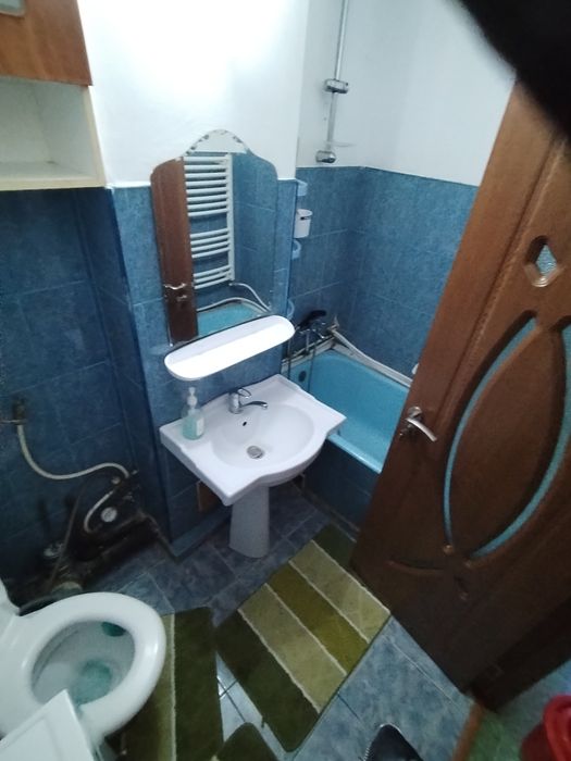 Garsonieră mobilată, 27 mp, centrală proprie – Costești, Str. Biserica Nouă 33000€