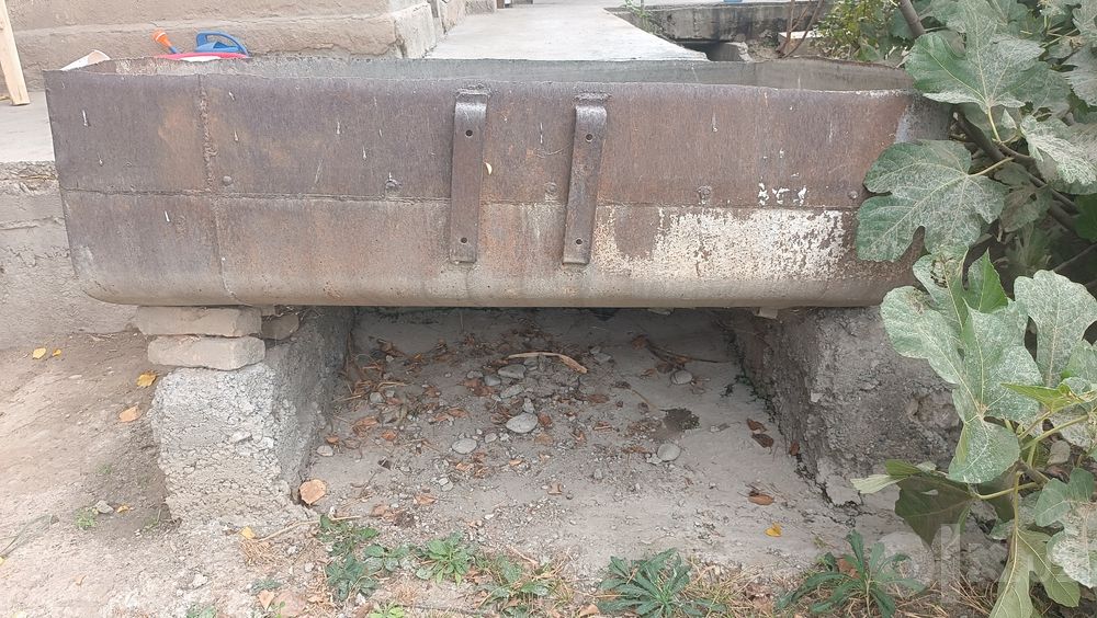 Yomkost KARETA suv uchun va boshqa maqsadlarda foydalanish uchun