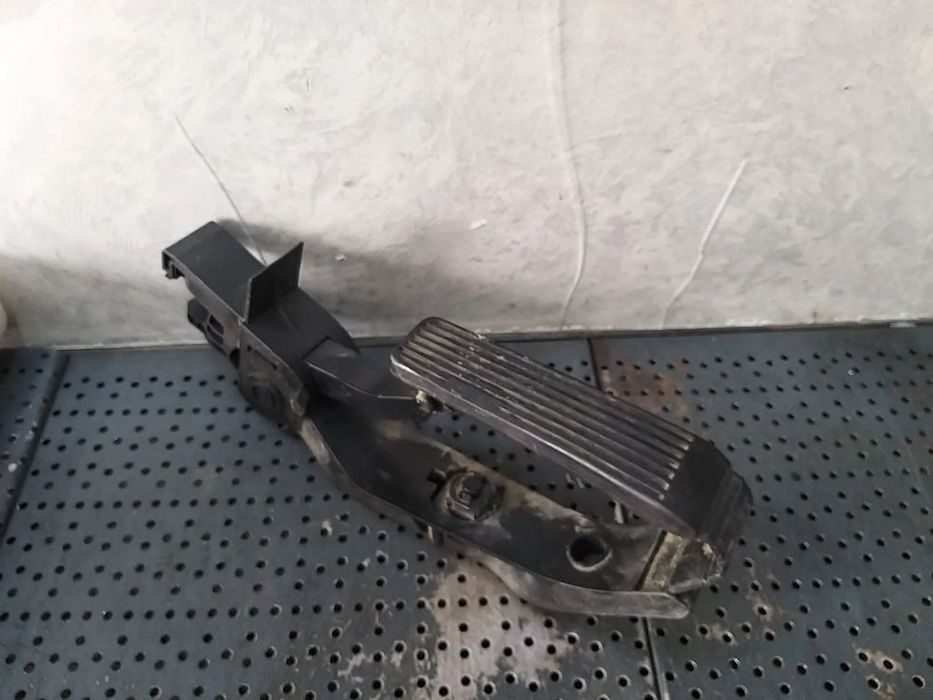 Pedala acceleratie mercedes e class w211 a2113000804