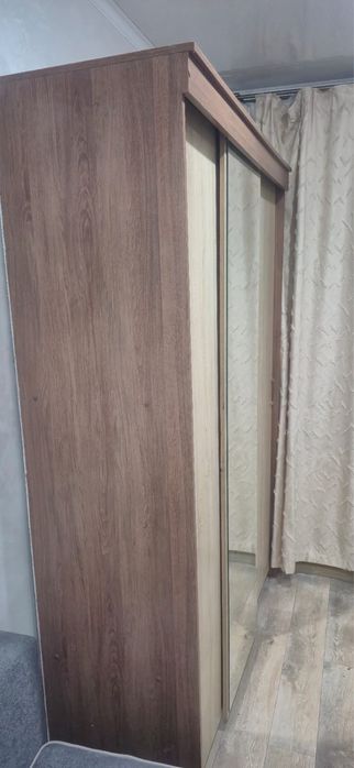 Продам шкаф комнатный