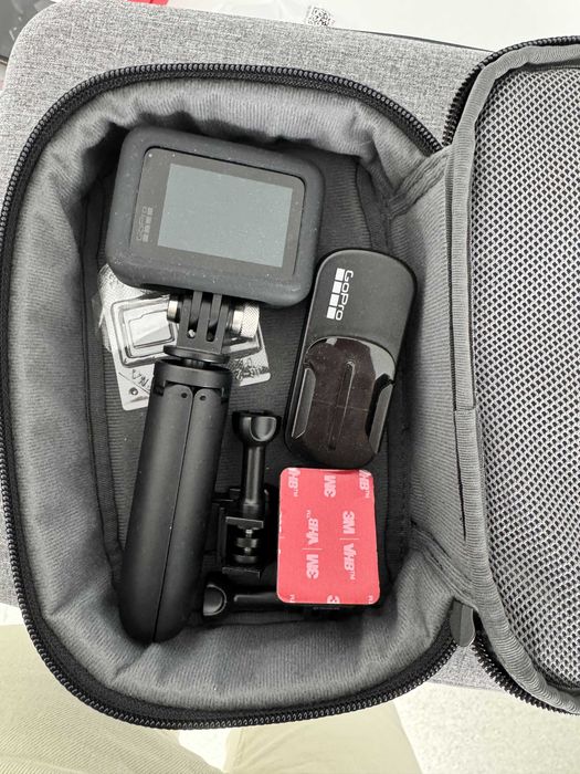 GoPro HERO8 Black — cameră de acțiune 4K, cu accesorii și husă