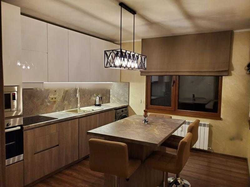 Продаваме тристаен апартамент в Западен парк