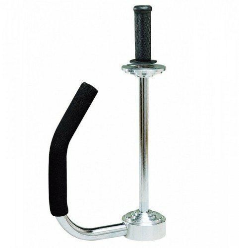 Диспенсер для стрейч-пленки, применяемый в упаковочных процессах.