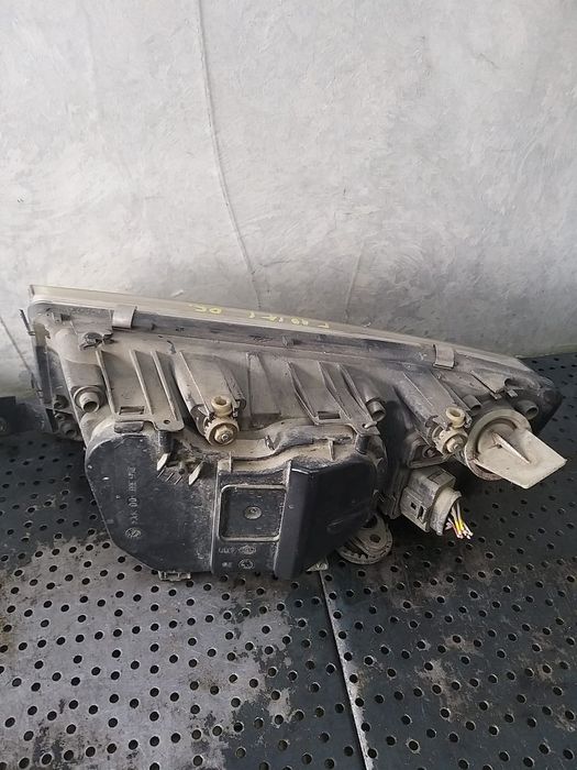 Far dreapta skoda fabia 1 6y