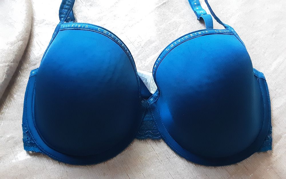 CALVIN KLEIN оригинален сутиен 70DD
