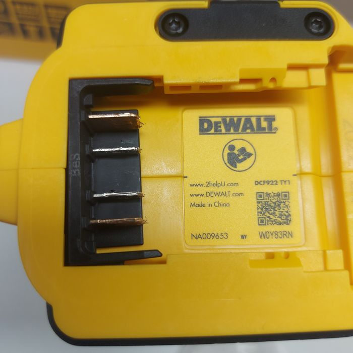 Безчетков гайковерт Dewalt DCF922N