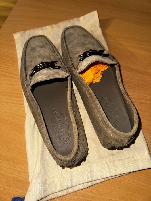 Ново мъжки велурени мокасини Tod’s с метален акцент, размер 42