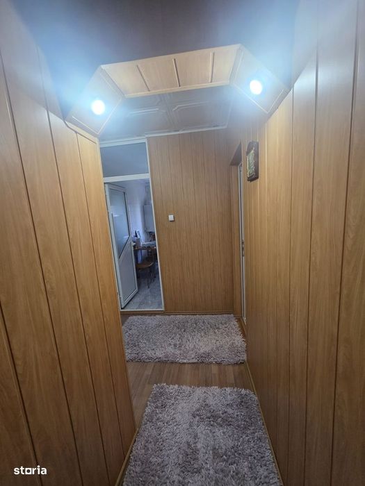 Apartament 3 camere Mioveni, et. 2 zona piata