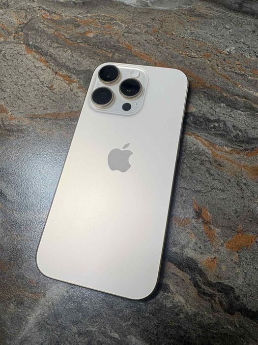 Iphone 16 pro 128gb, 100% sanatate baterie, 3 folii privancy si o husa