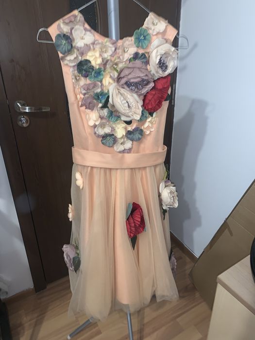 Vand rochie facuta la comanda