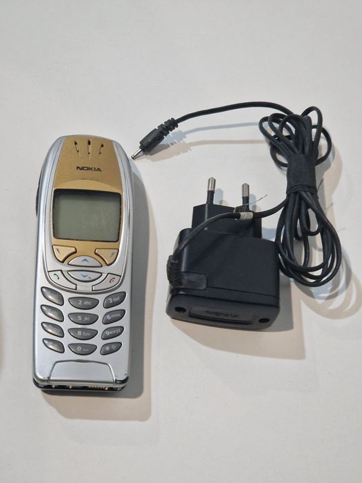 Nokia 6310i , funcțional  doar pe Speaker  cu încărcător original