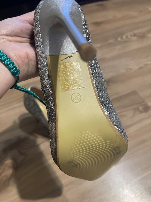 Pantofi dama eleganți argintii marime 36