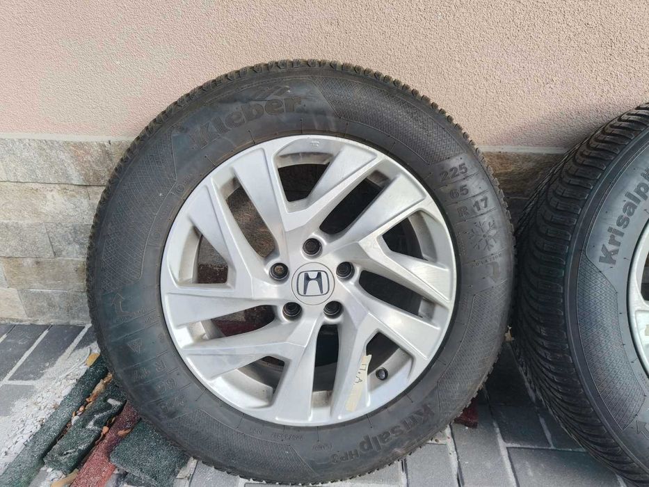 Оригинални Honda джанти 17-ки със зимни гуми CR-V 4