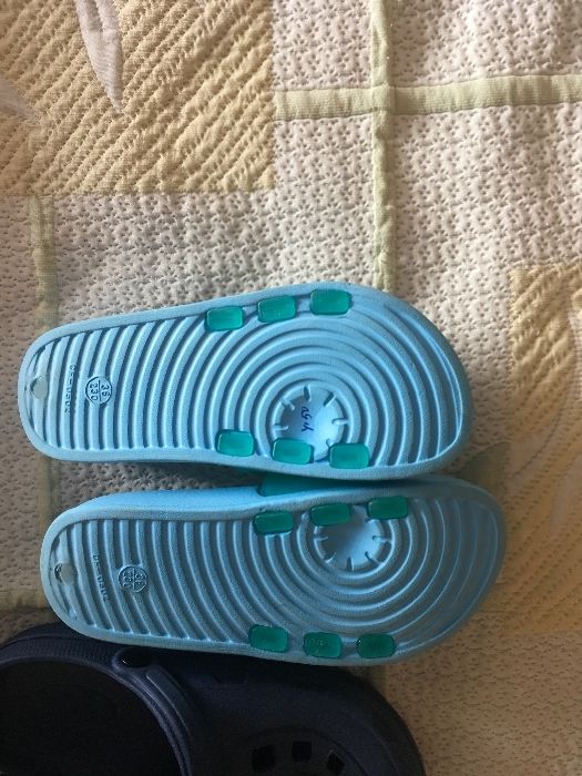 Лот Крокс 36/37 от Лидл и джапанки нови