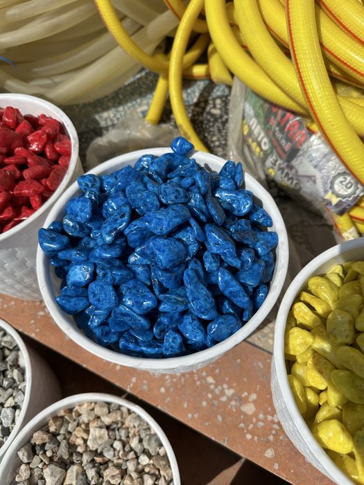 Rangli landshaft toshlar, keramzit va 40 xildan ortiq toshlar