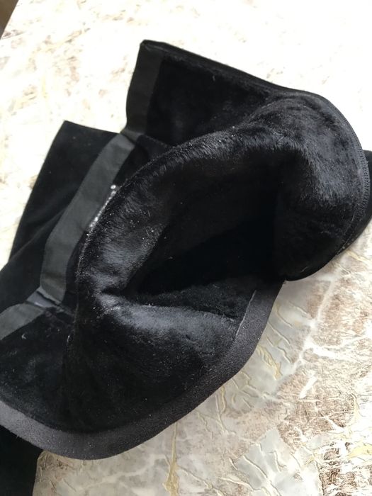 Продам замшевые сапоги