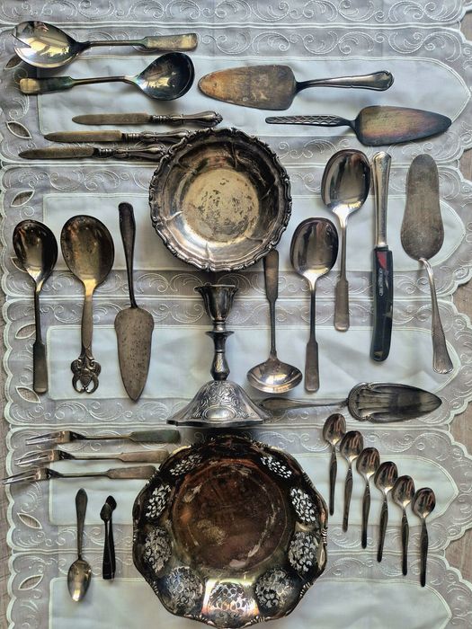 Посребрени прибори и съдове