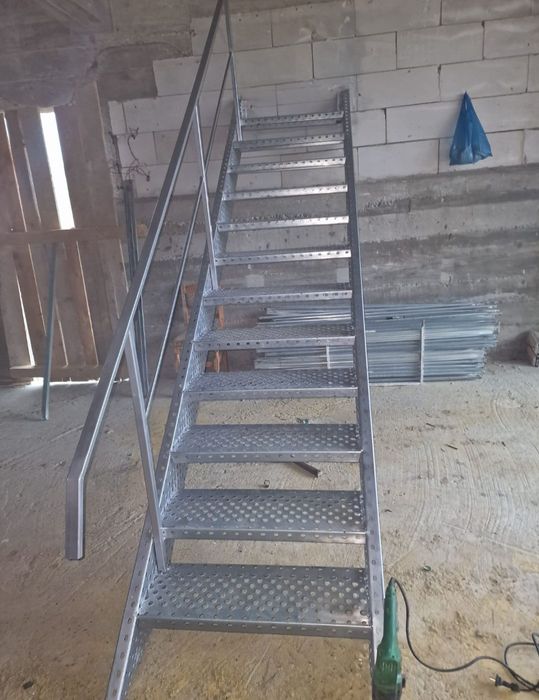 Scări exterioare galvanizate  industriale