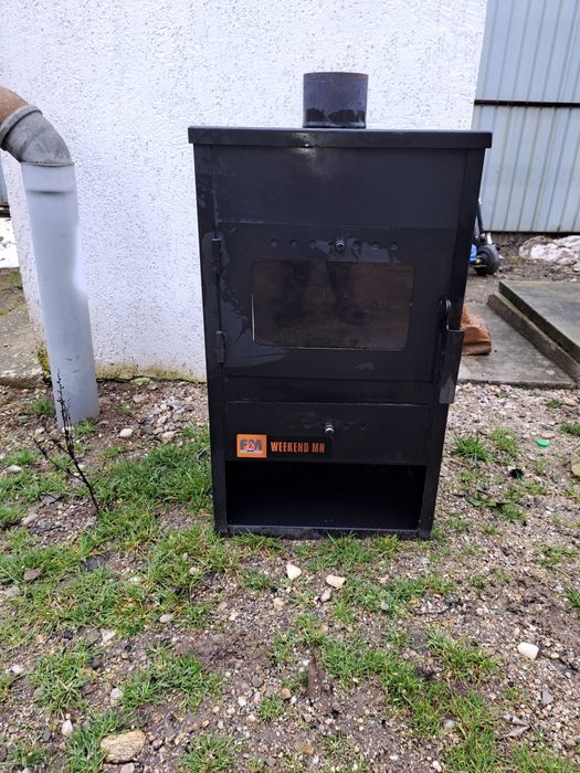 Vând șemineu lemne