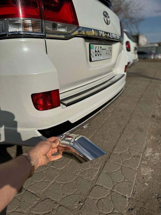 Шильдики Toyota land cruiser 200 lx570