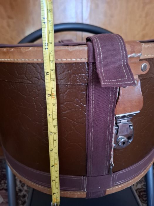 Старинна кутия за шапки