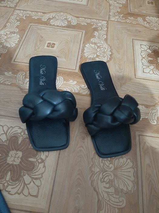 Продам шлепанцы.
