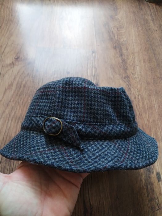 alfonso d'este - страхотна шапка КАТО НОВА  100% оригинал ЛАНА-ВЪЛНА п