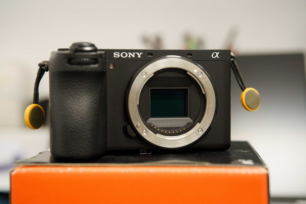 Продавам Sony a6700 в Гаранция