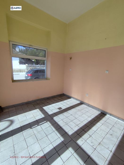 Къща в Плевен, област-гр.Пордим площ 230 цена 160000