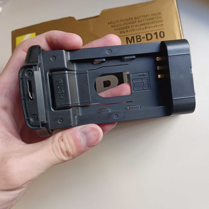 Nikon MB-D10 бат ручка (блок)