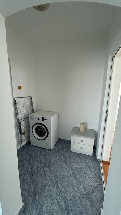 Închiriere apartament cu 3 camere ,zona Nord-Ploiești