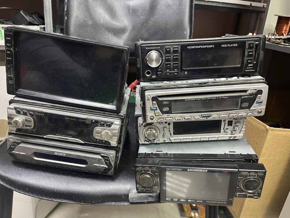 Продам магнитолы куча.