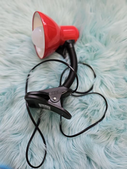Lampa de birou rosie