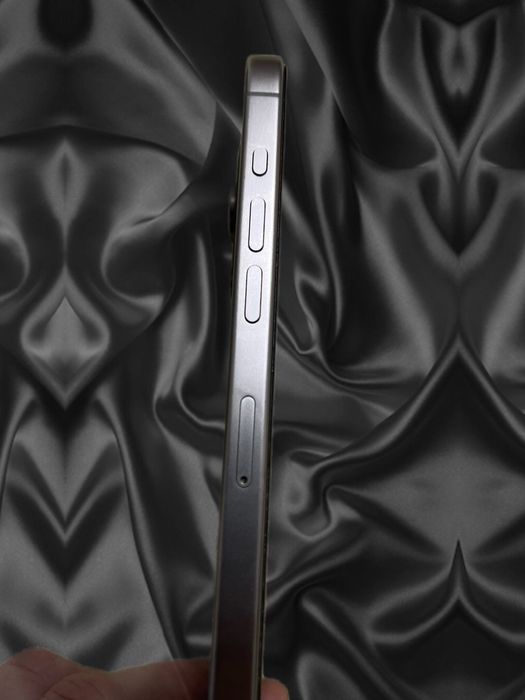 Срочно продам Айфон 15 про 128 г