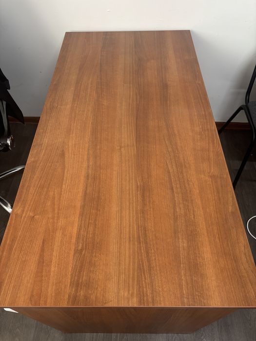 Офисная мебель. Стол,Шкаф