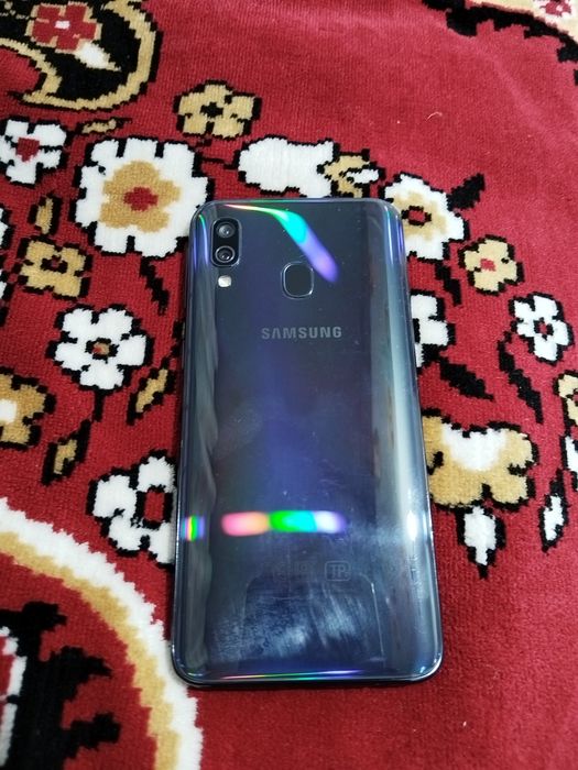 Продам Samsung A 40