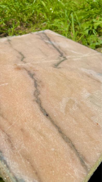 Plăci de marmură alb-gri, 25x25x3 cm – aprox. 120 bucăți