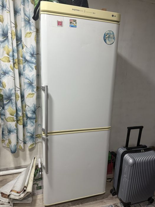 Холодильник LG 185см