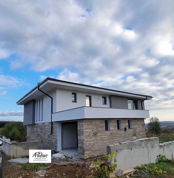 Продава се Къща в Стара Загора, Студентско градче - 285 кв.м за 1200 €/кв.м - Снимка #5