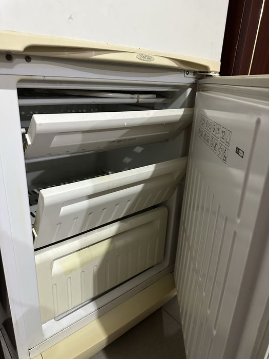 Продам рабочий холодильник