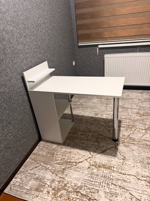 Маникюр-педикюр столик