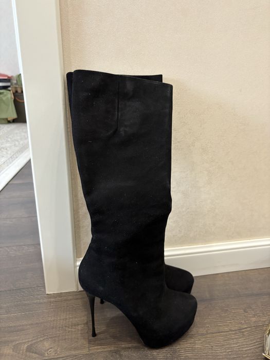 Продам итальянские замшевые сапоги